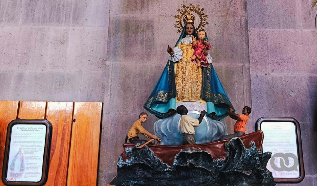 Imagen de la Virgen de la Caridad del Cobre en la Iglesia San Agustín, en Polanco / Foto: Yunier.